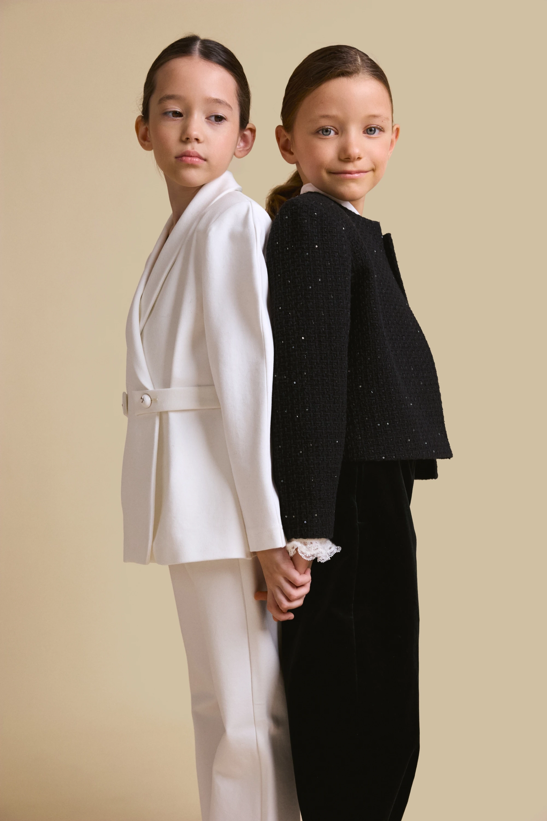 Жакет черный твид пайетки с манжетами