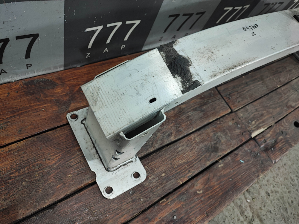 Усилитель переднего бампера Omoda C5 22-нв Б/У Оригинал 501004537AA