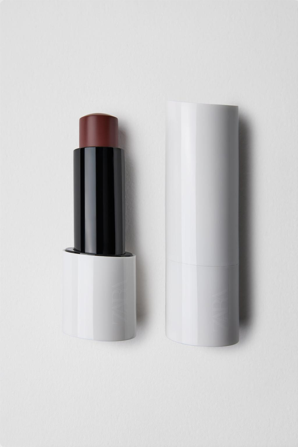 ZARA Матовый блеск для губ, шоколадный