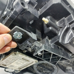 Кронштейн крепления фары для Volkswagen Passat B8 (07.2014 - 02.2020) г.в.