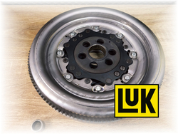 Маховик двухмассовый  LUK  Audi A3, VW Passat Golf Eos Jetta, Skoda SuperB Yeti 2.0TD