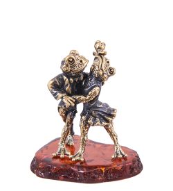Народные промыслы AM-3866 Фигурка «Лягушки танец Танго» (латунь, янтарь)