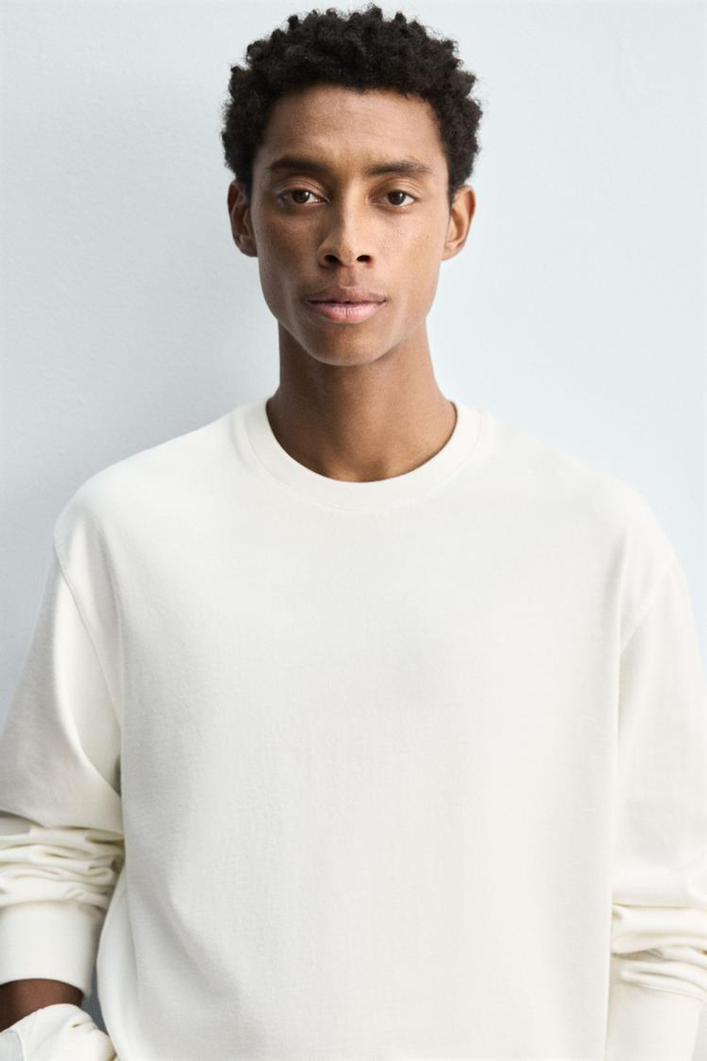 ZARA ТОЛСТОВКА SOFT С КРУГЛЫМ ВЫРЕЗОМ И ЭФФЕКТОМ ПОТЕРТОСТИ, ЭКРЮ