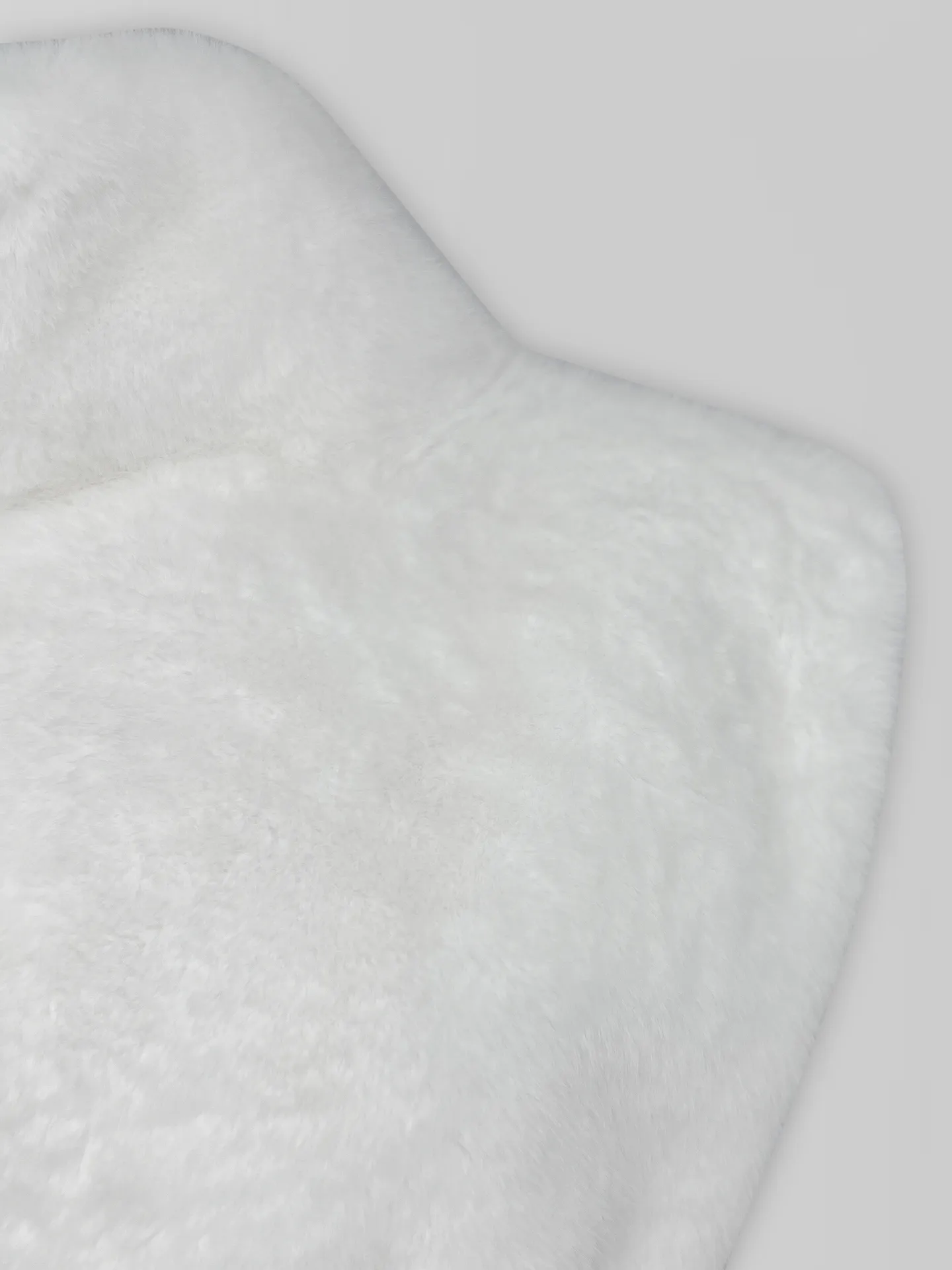 Жилетка Анжелика однотонная меховая с высоким горлом и поясом