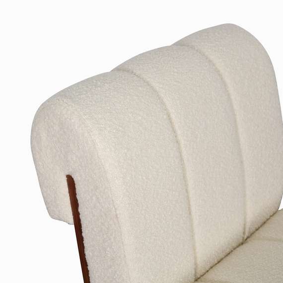 Лаунж-кресло Mesnil, молочное букле