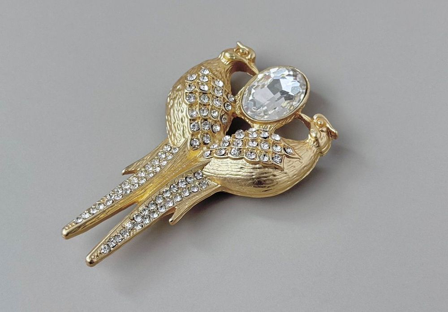 Брошь в винтажном стиле «Две птицы» по дизайну американского производителя элитной винтажной бижутерии Joan Rivers
