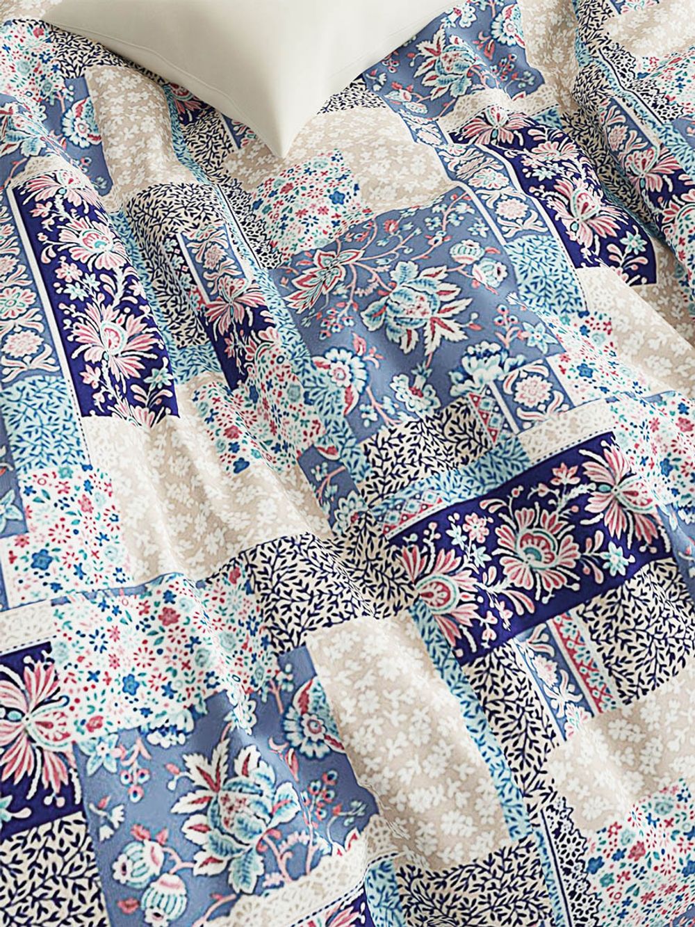 Постельное белье Сказка "Лоскутная мозаика" 2-спальный Наволочка 50х70 см 2 шт Простынь на резинке 160х200 см Пододеяльник 175х215 см, перкаль