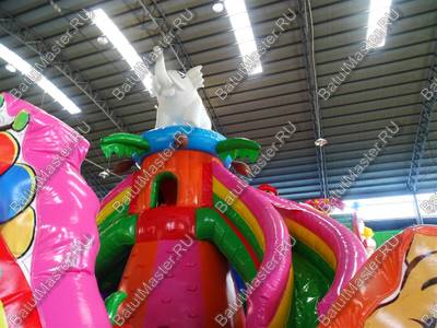 Коммерческий надувной батут "Звериный фестиваль" 19*10*8,5 м