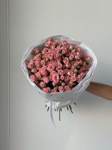 Букет моно из кустовых роз 25 шт