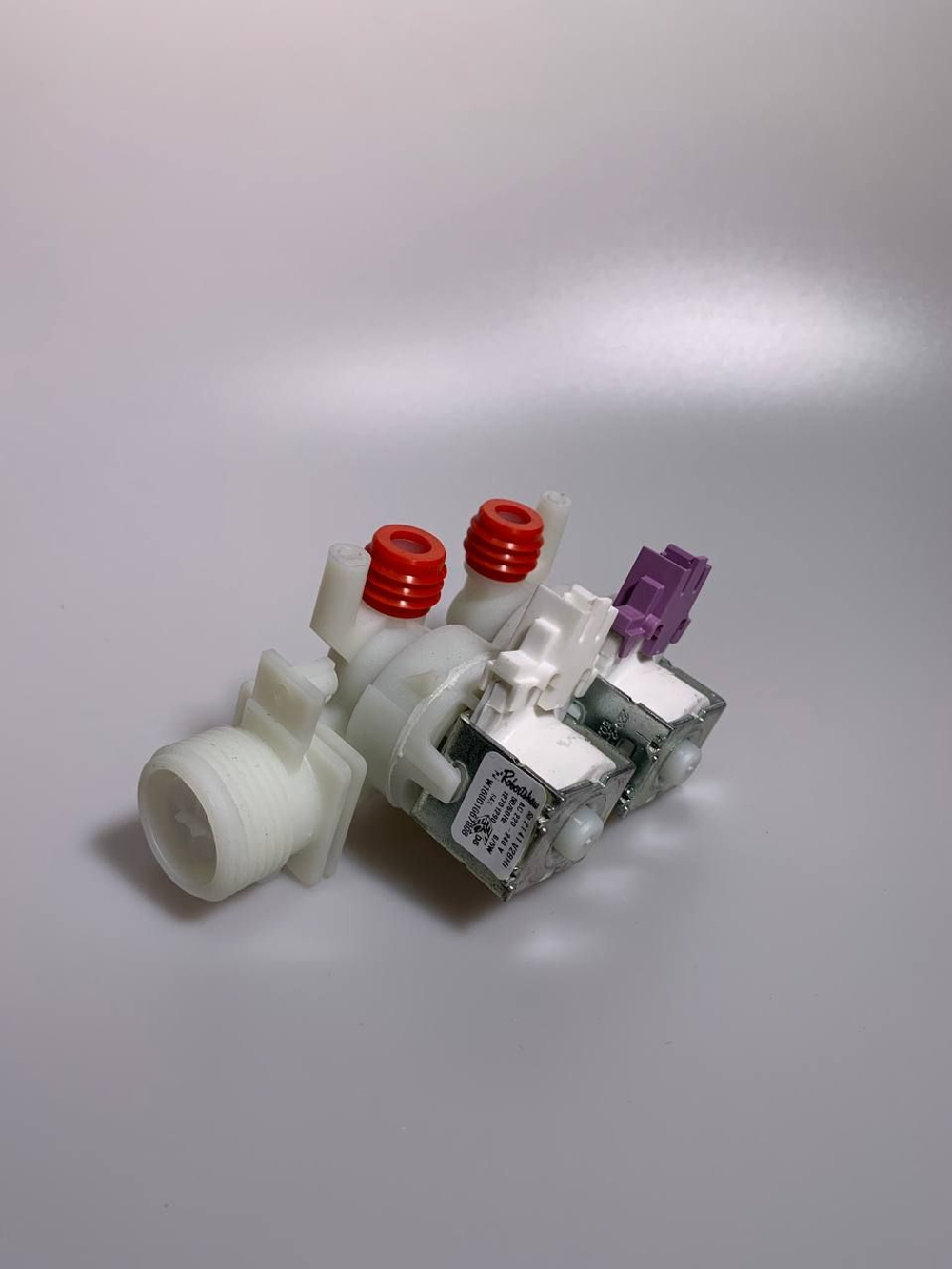 Клапан заливной для стиральной машины Indesit, универсальная, нового образца