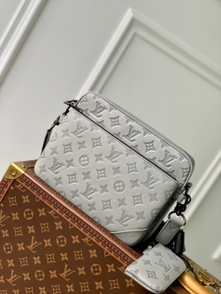 Louis Vuitton Trio Messenger