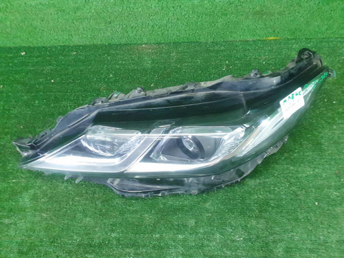 Битая Фара левая Toyota Camry xv70 (2017-н.в.) LED
