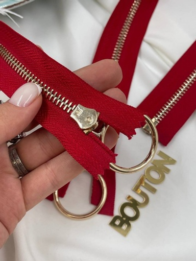 Молния красная с золотистым массивным кольцом