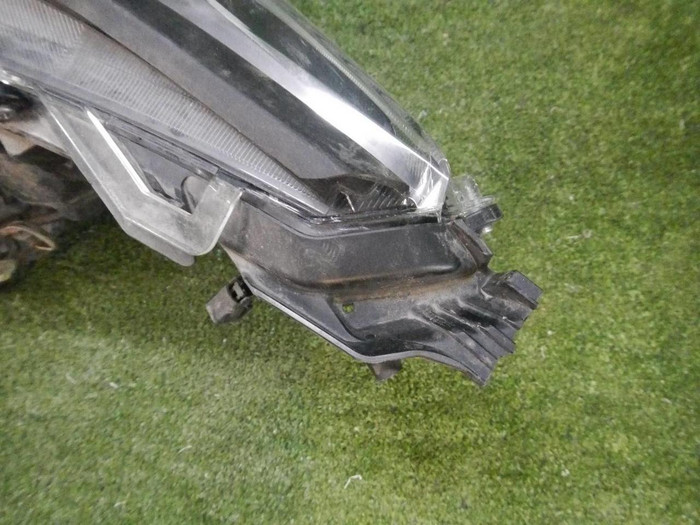 Фара правая Toyota RAV4 5 XA50 (2018-н.в.) LED