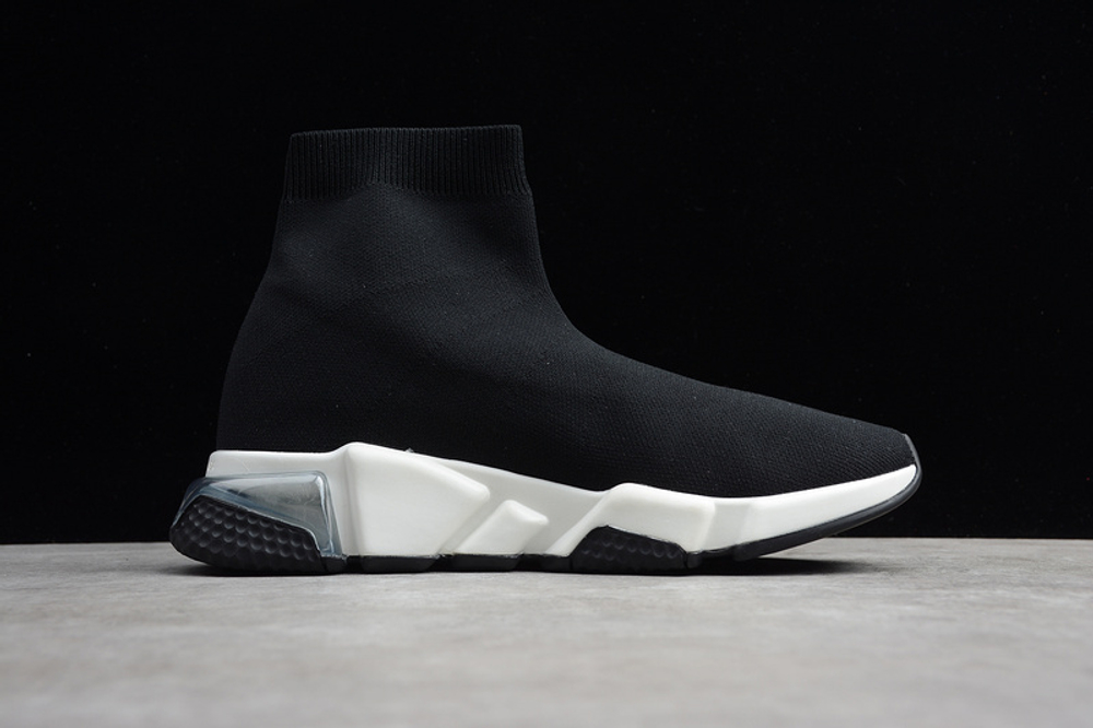 Speed trainer all black top