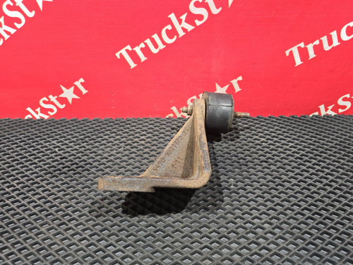 Кронштейн траверсы кпп правый 2018г