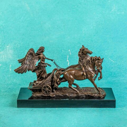 Винтаж: Кабинетная/Каминная скульптура «Ника-Богиня победы в колеснице»