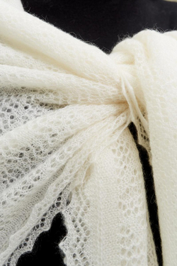 Оренбургский пуховый платок П2-130-01 белый отбеленный