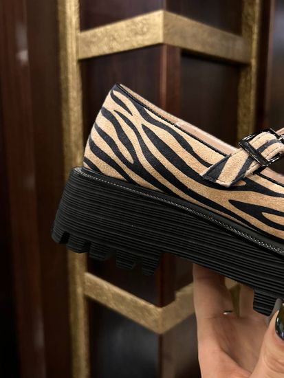 Лоферы женские