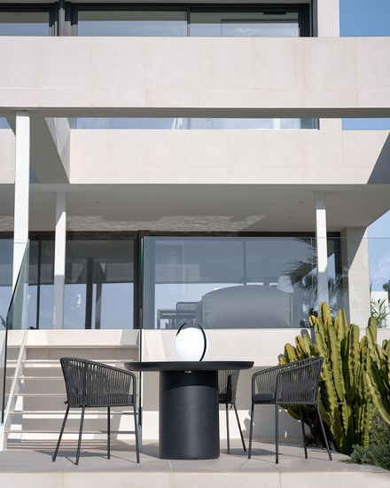 Стул Yanet черный Испания La Forma