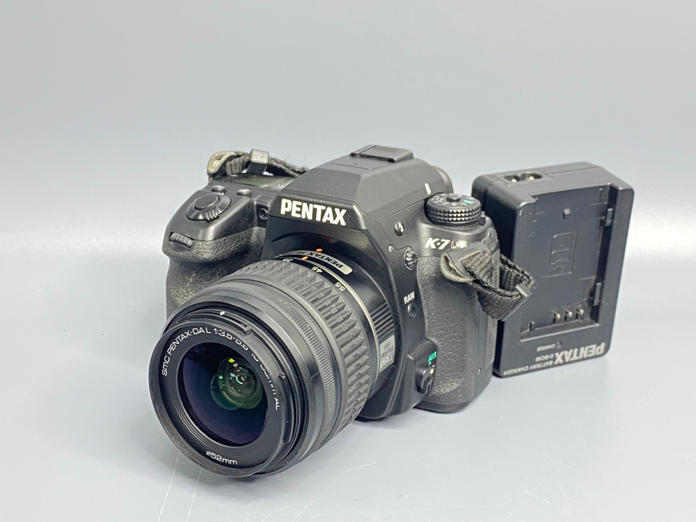Pentax K-7 kit 18-55mm 8800 кадров