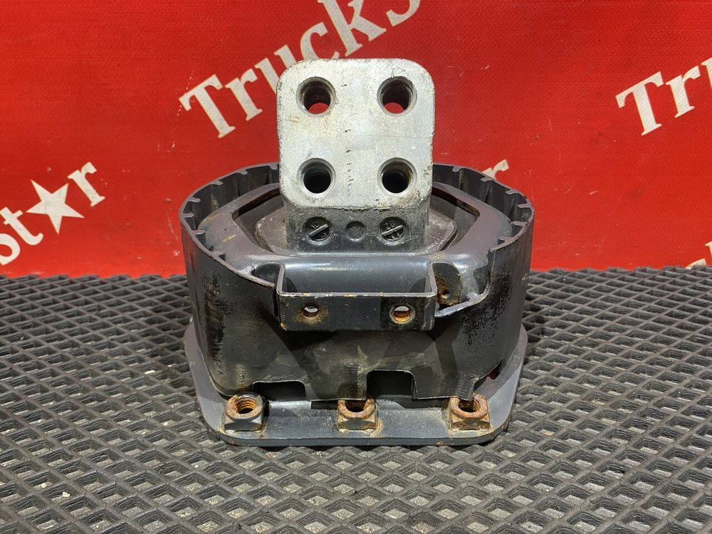 Подушка двигателя задняя