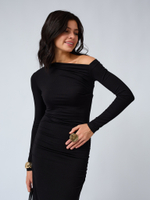 Платье с драпировкой на одно плечо