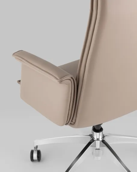 Кресло руководителя Regenta бежевый