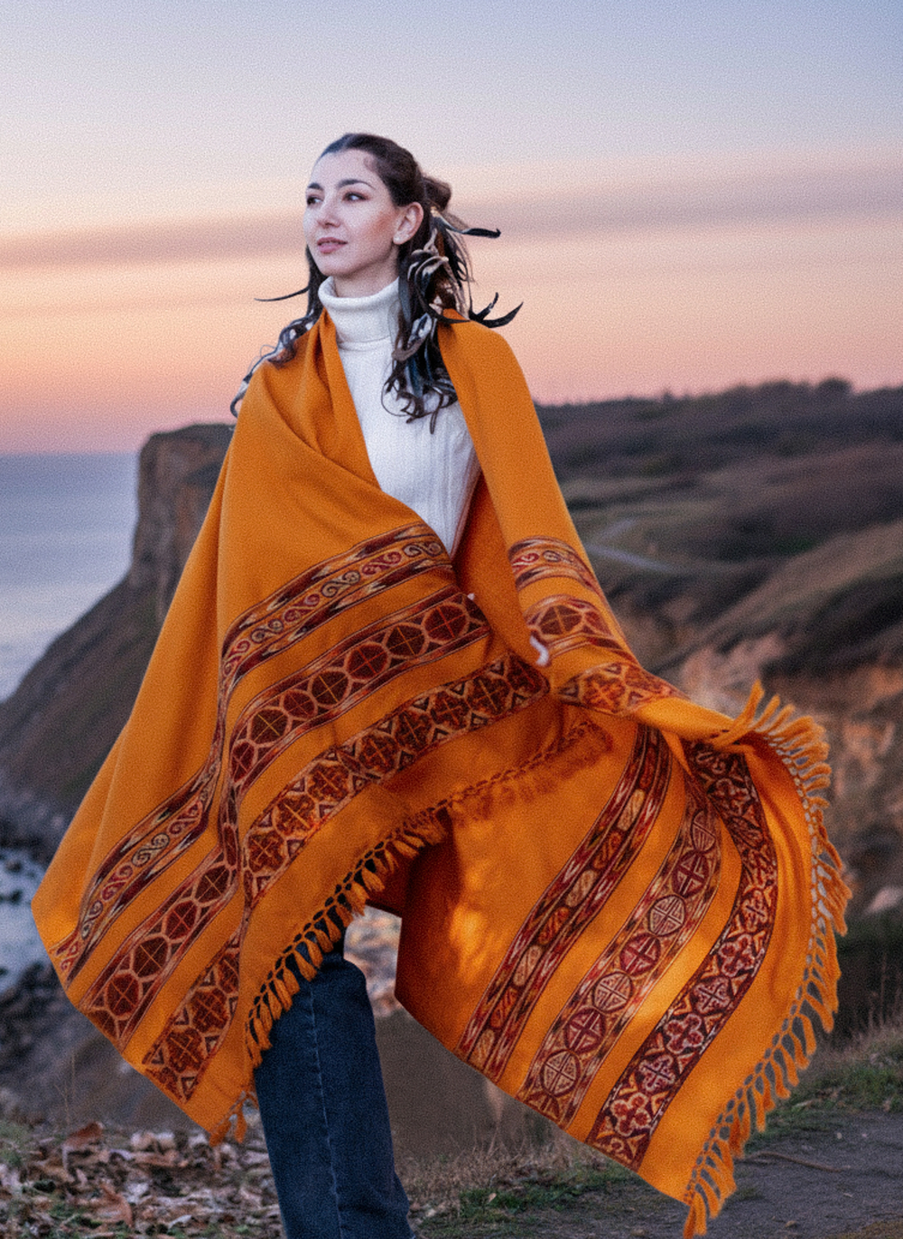 Шаль с вышивкой (темно-оранжевая)