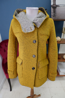 Пальто Adhoc короткое 44 размер