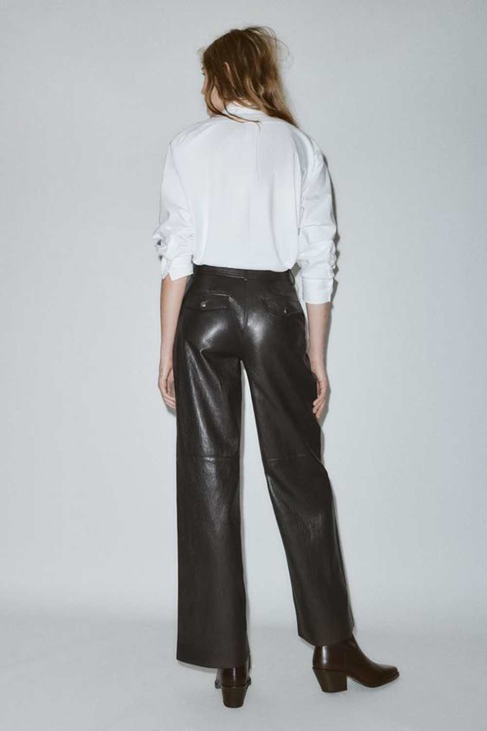 ZARA БРЮКИ ПРЯМОГО КРОЯ ИЗ ИСКУССТВЕННОЙ КОЖИ, КОРИЧНЕВЫЙ