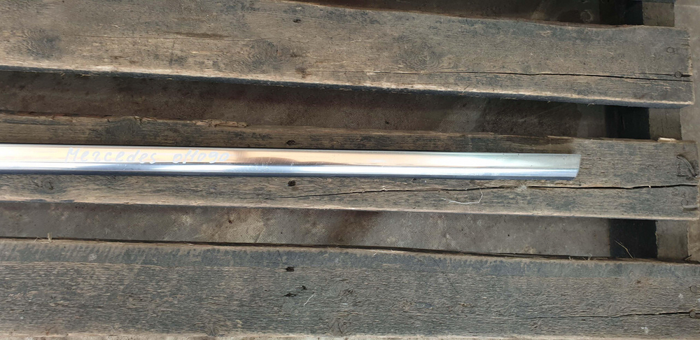 Молдинг двери задней левой Mercedes E (W213) 16-нв Б/У Оригинал A2137300124