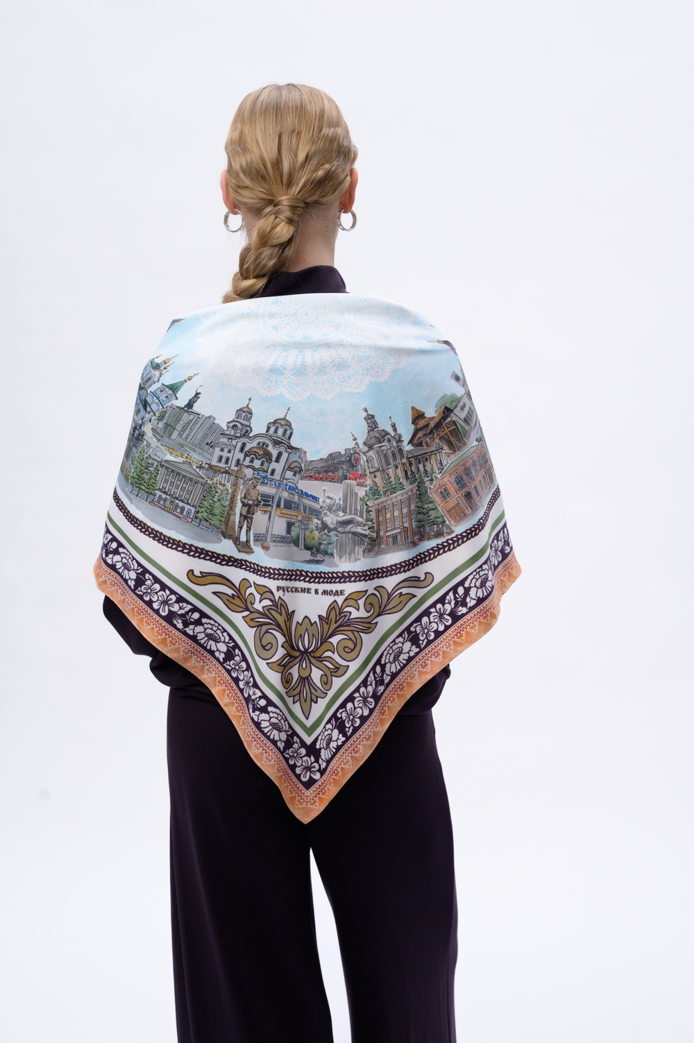 Платок «Связь времен» персиковый