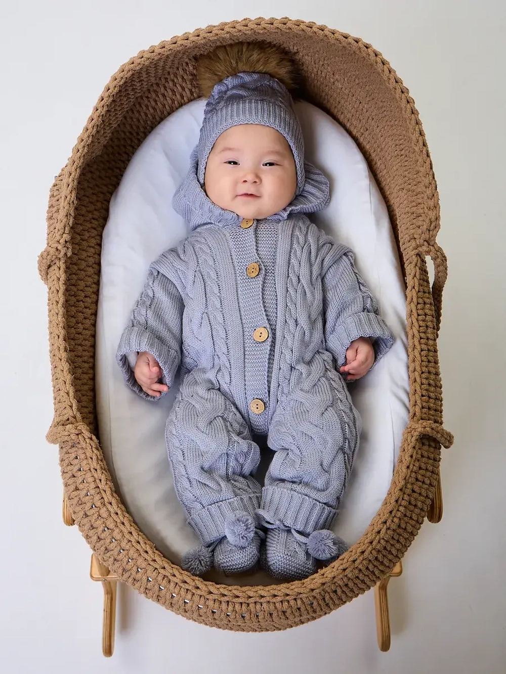 Вязаный конверт на выписку для новорожденного теплый