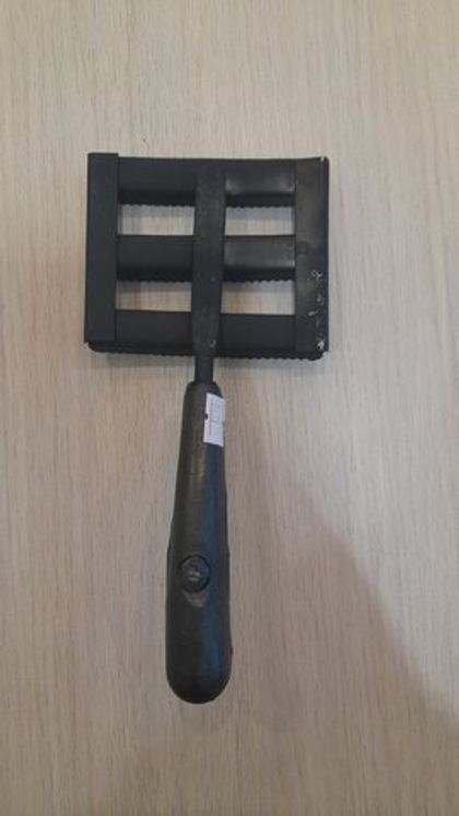 Скребница металлическая