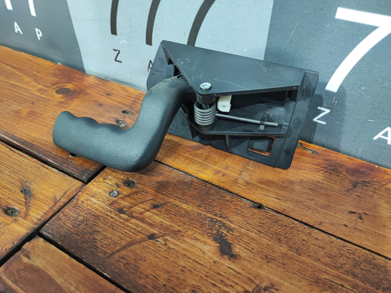 Ручка двери внутренняя Hummer H2, Tahoe 2 Б/У Оригинал 15186042