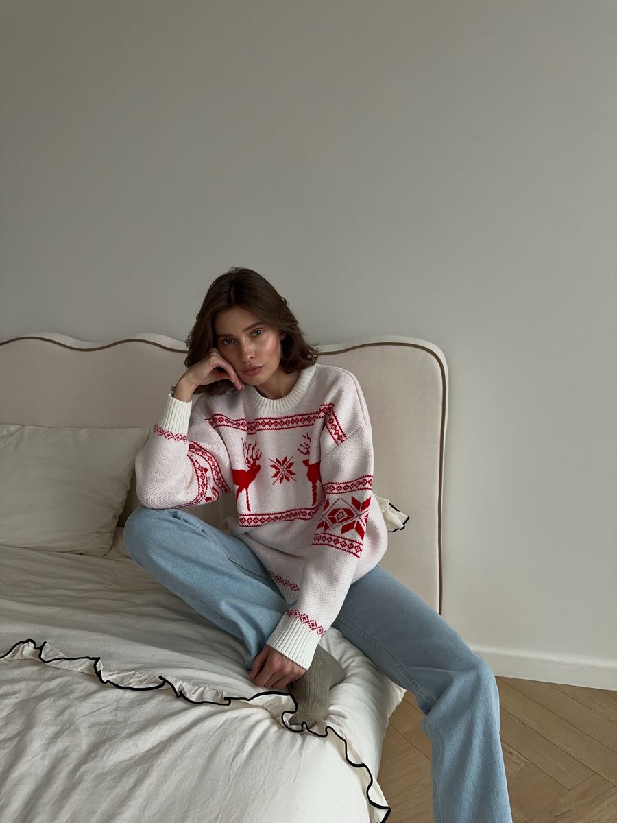 Джемпер оверсайз с оленями белый