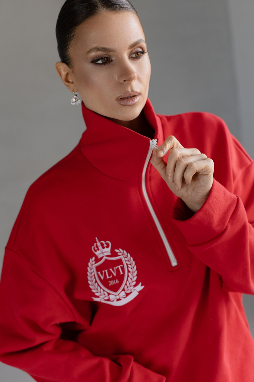 Анорак из трикотажа с молнией красный