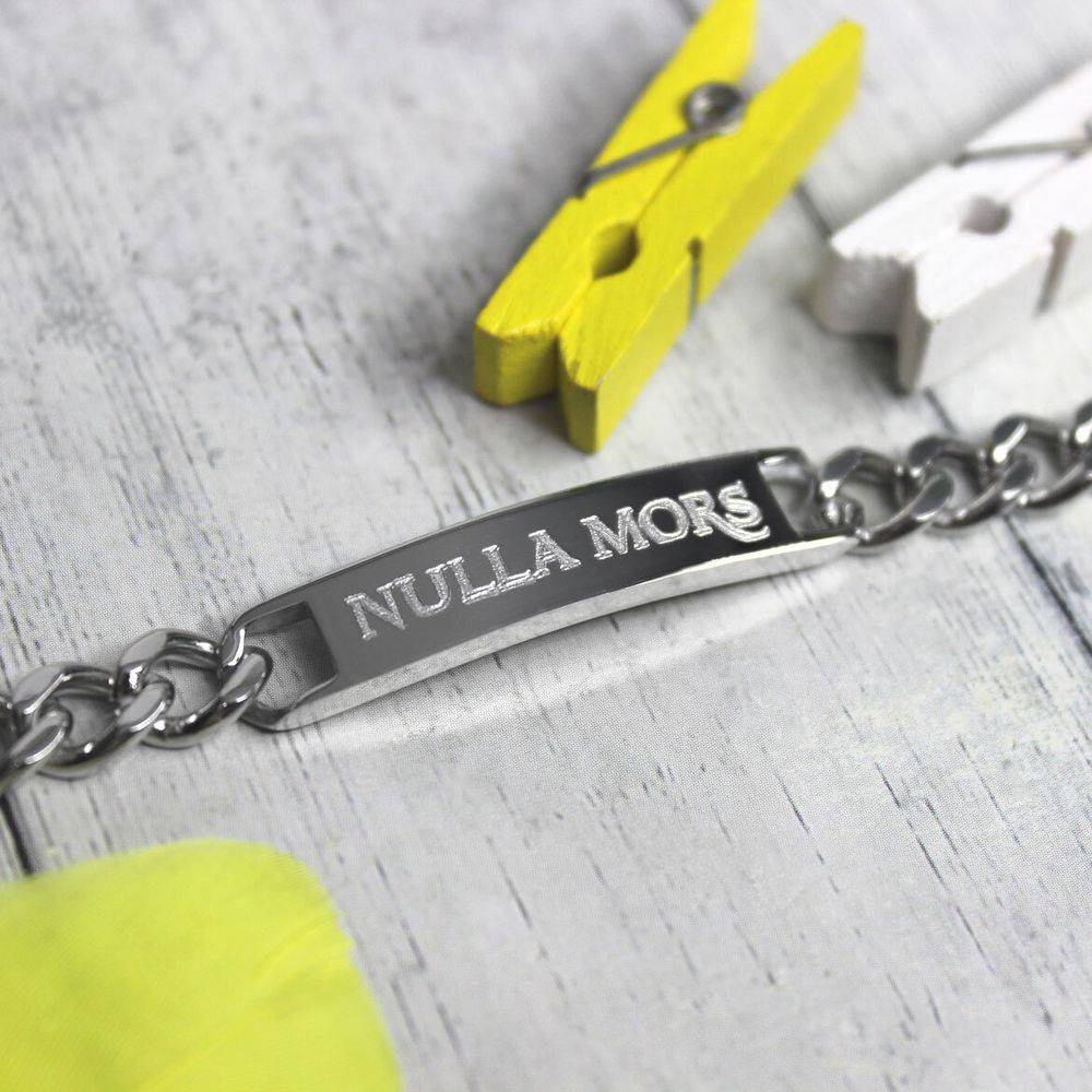 Узкий стальной браслет с гравировкой на заказ