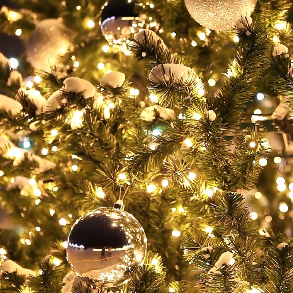 Светодинамическая елка каркасная - встроенная гирлянда: теплый свет - "Уральская" - высота от 4 до 30 м