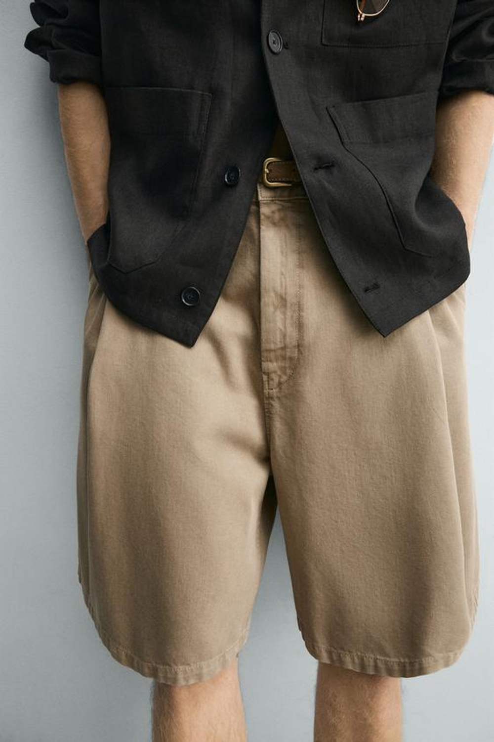 ZARA ШОРТЫ RELAXED FIT СО СКЛАДКАМИ, БЕЖЕВЫЙ