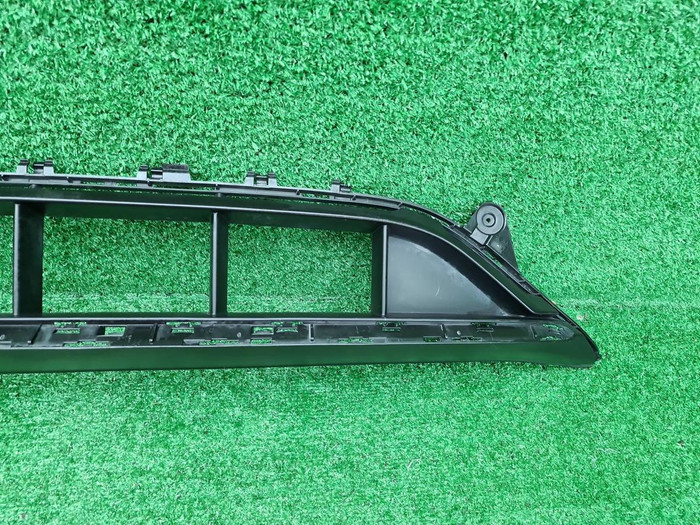 Решетка перед. бампера Mercedes E W213 (20-23) AMG