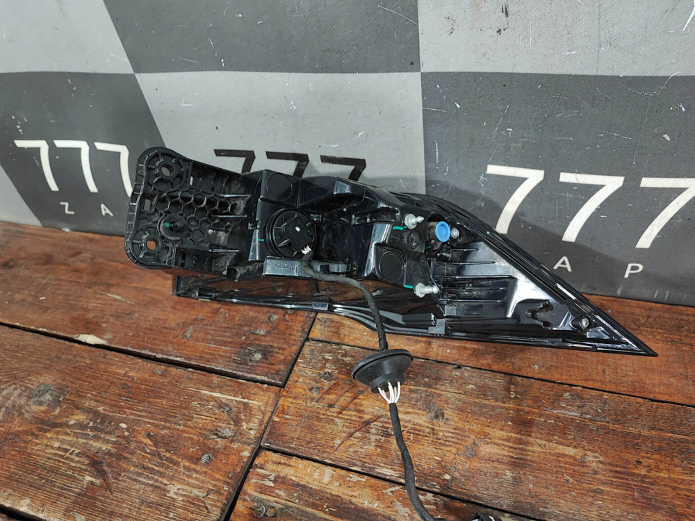 Фонарь задний левый Geely Monjaro 21-нв Б/У Оригинал 7057046100