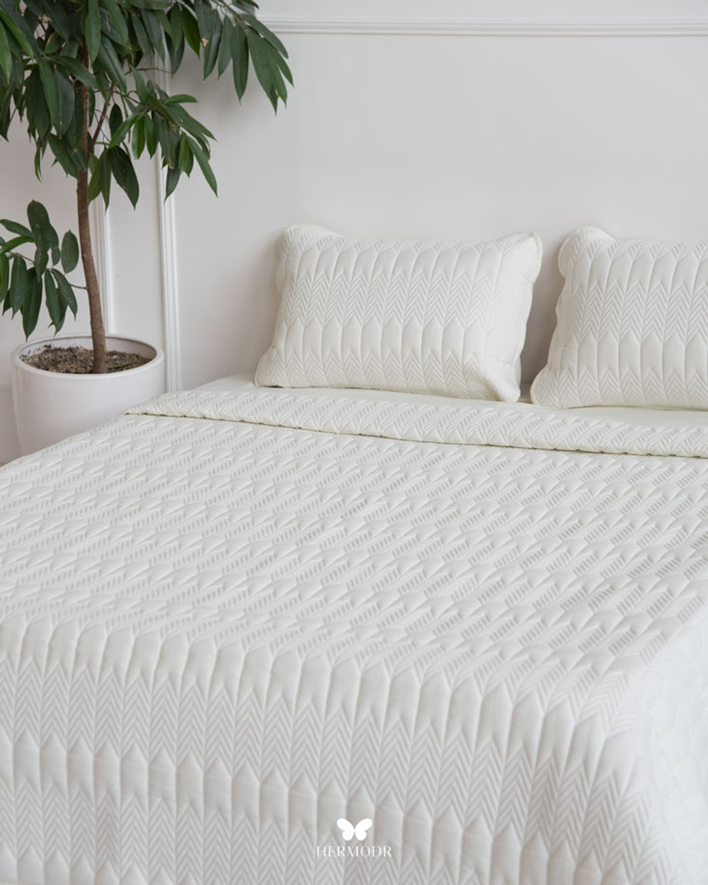 Комплект стеганного покрывала и 2 наволочек Kaj White Hermodr 130220317 Иран