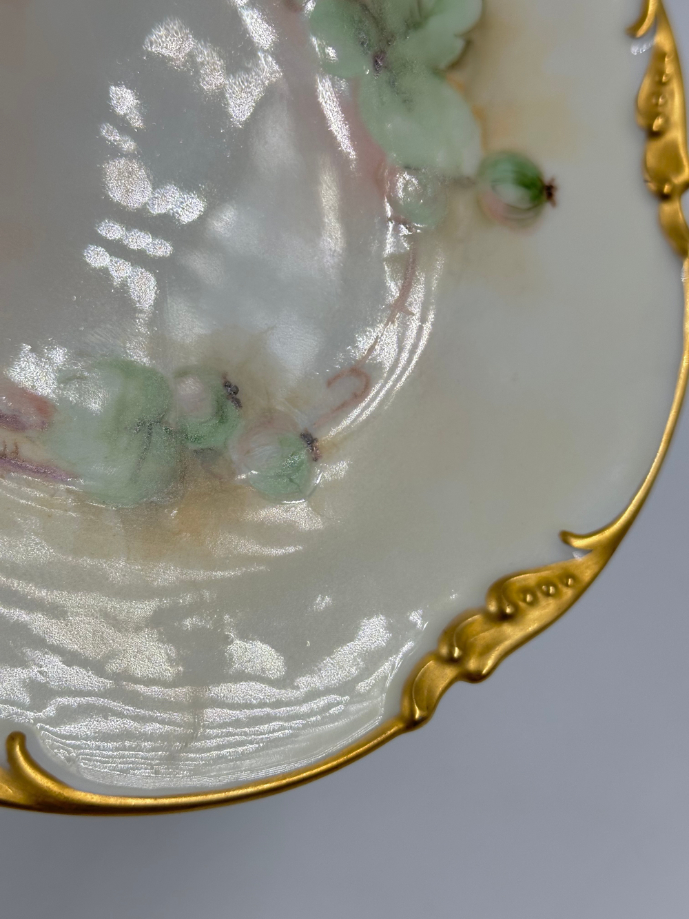 Декоративная тарелка «Крыжовник» Jean Pouyat Limoges