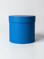 Плотная шляпная коробка с крышкой без лент. Цвет; Ярко голубой.