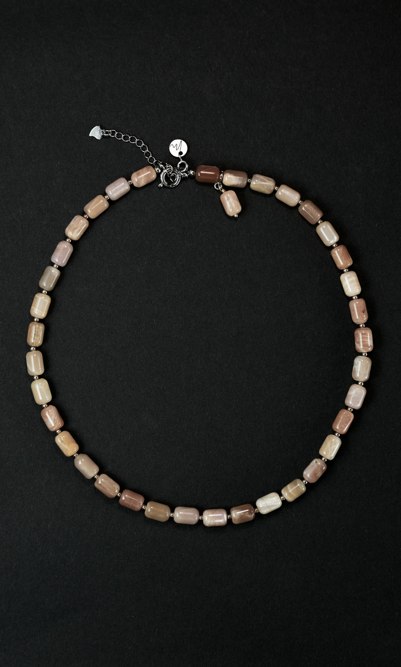 Чокер "Memo about Mindfulness" из цилиндрического солнечного камня с серебряными бусинами 35 см