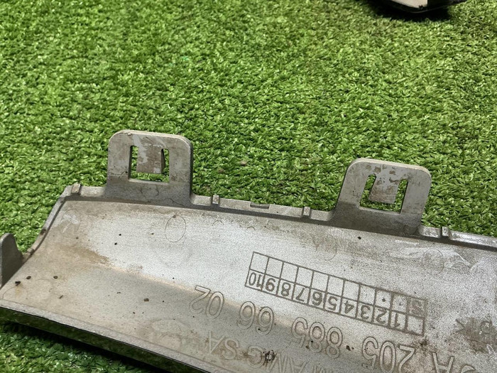 Накладка перед бампера Mercedes C w205 (18-23) AMG