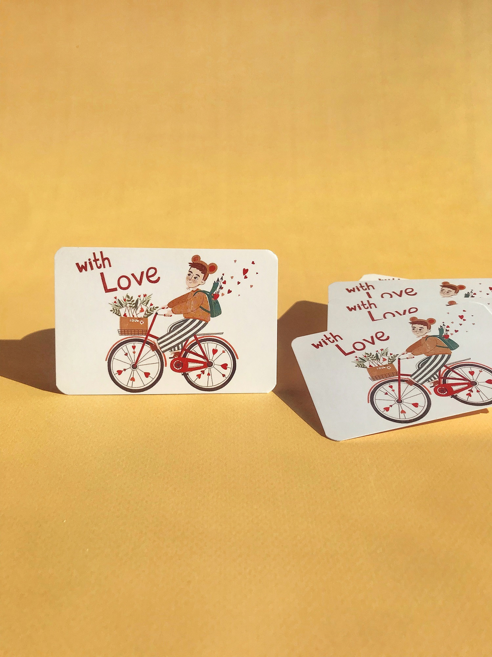 Открытка "Love" 6 × 9 см, открытка девушке, валентинка, открытка на день святого валентина, открытка к букету, открытки для букетов, открытки марьино, цветы марьино