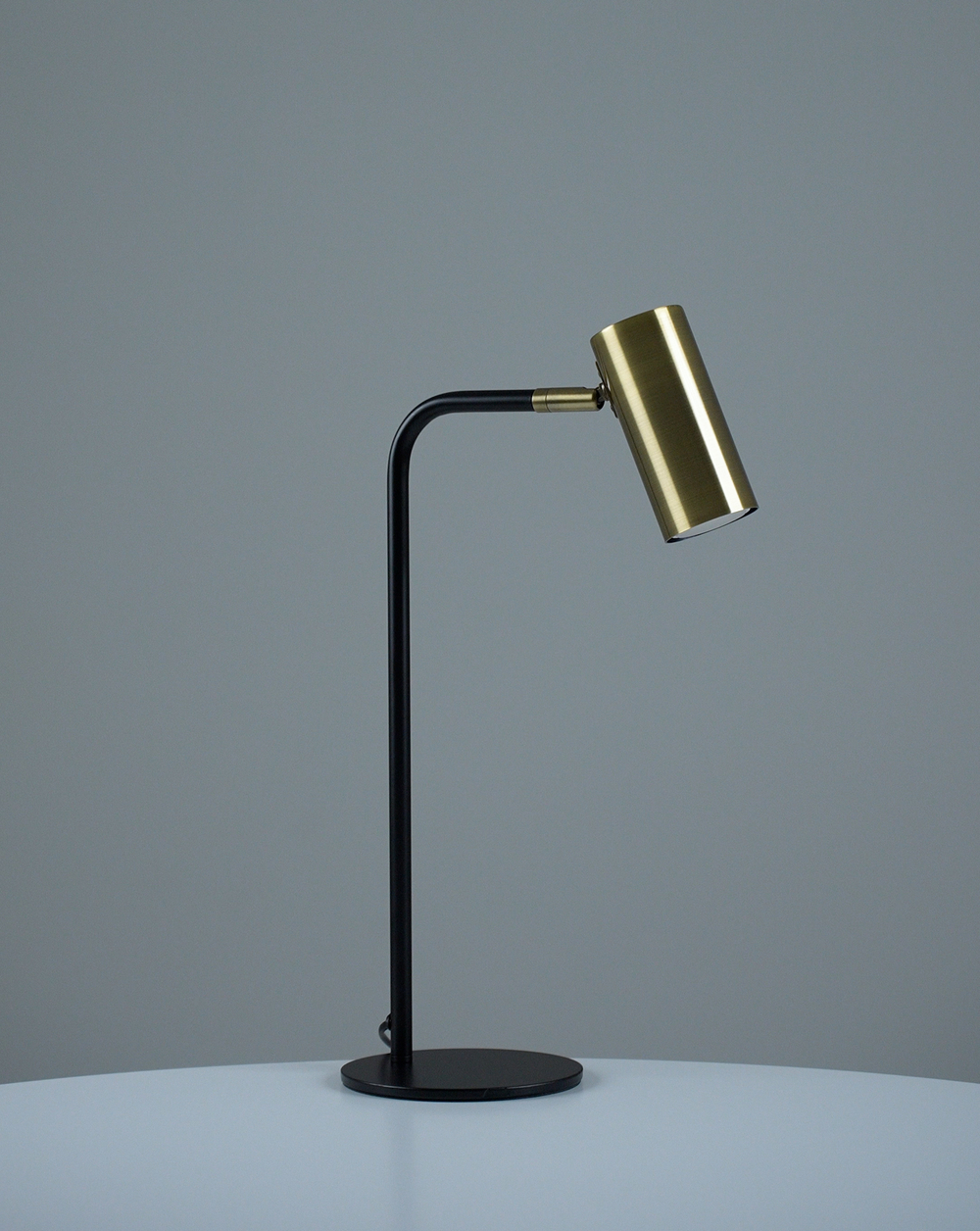 Лампа настольная Moderli V11002-TL Fine